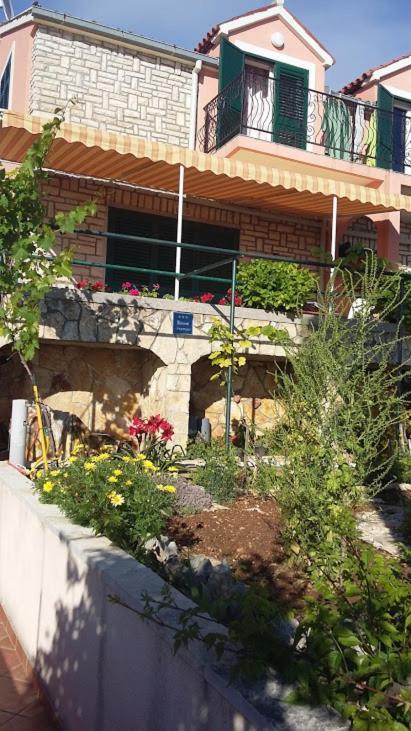 Appartamento Tri Palme Prvic Sepurine Esterno foto