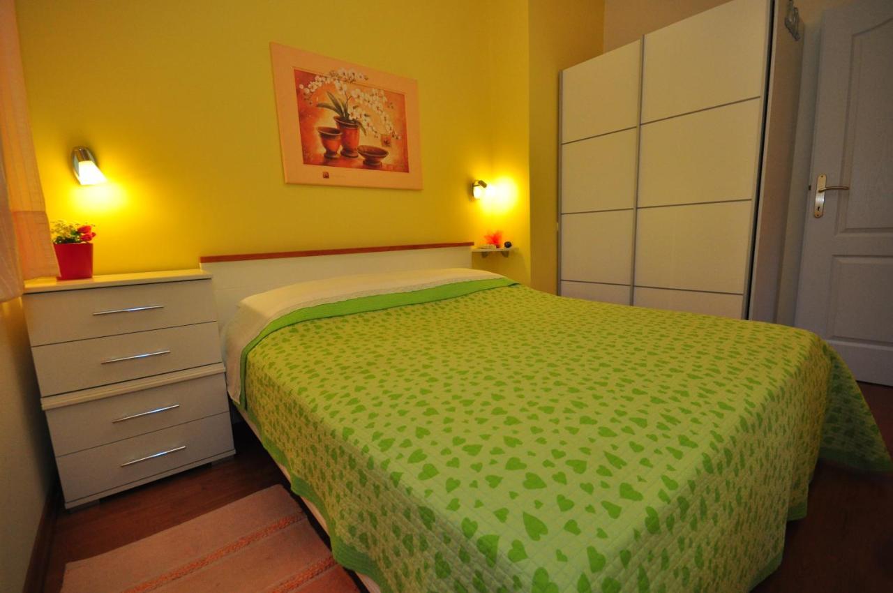 Appartamento Tri Palme Prvic Sepurine Esterno foto