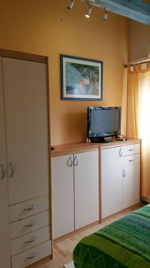 Appartamento Tri Palme Prvic Sepurine Esterno foto